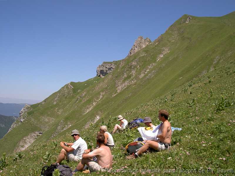 PICT2161 Les Z'ELEPHANT(E)S VOLANTS pique-niquent au dco W  1830m d'altitude